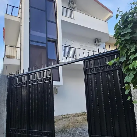 Guest house Tola *
